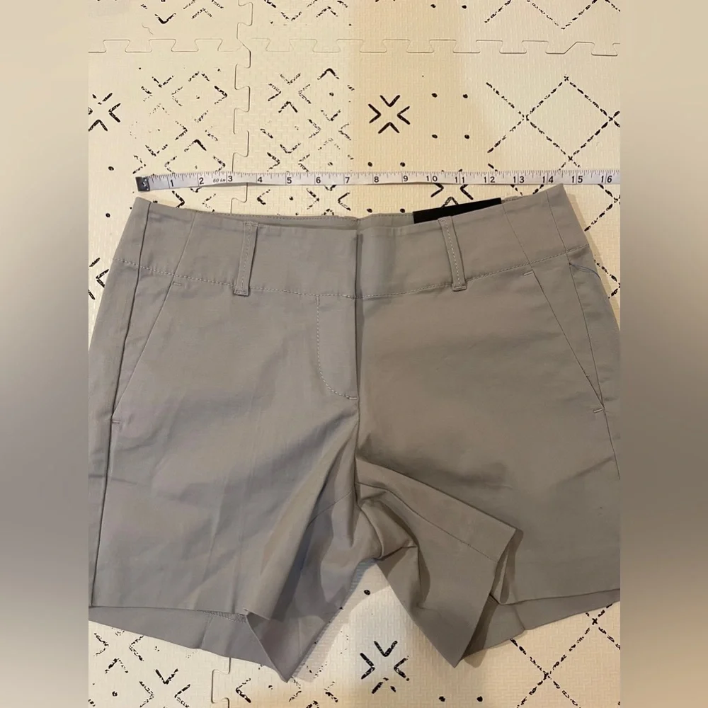 NWT Ann Taylor modern fit metro‎ short 2P